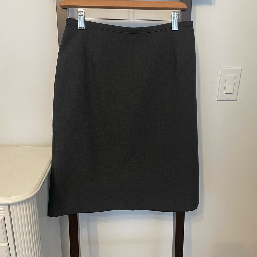 United Colors Of Benetton Charcoal A-Line Skirt. Made in Italy. Size 42.